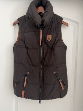 Naketano Kids Quilted Puffer Vest in Dark charcoal  with Tan Accents